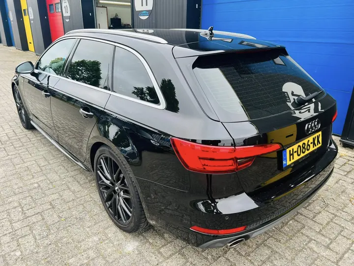 Audi A4 Avant, achterzijde getint